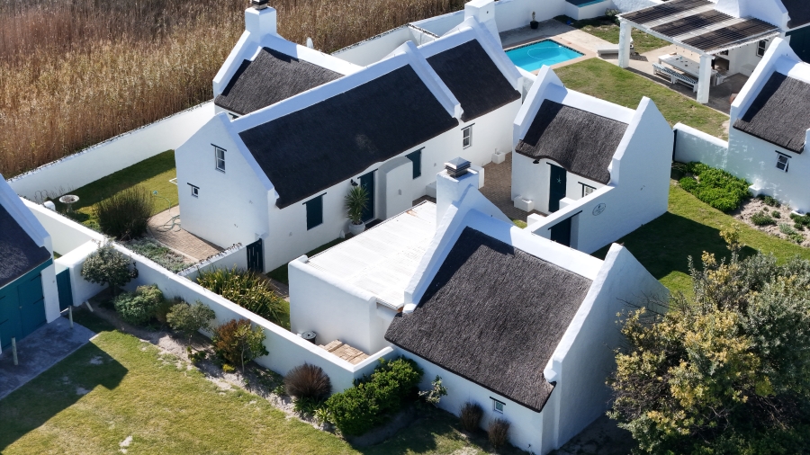 5 Bedroom Property for Sale in Struisbaai Western Cape
